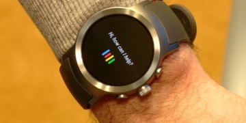 Google adds virtual assistant to Android Wear watches