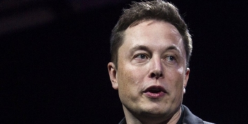 Musk offers free car to German ‘hero’