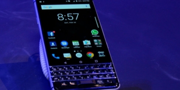 Blackberry revives classic keyboard phone