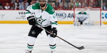 Blackhawks acquire Johnny Oduya in trade with Stars