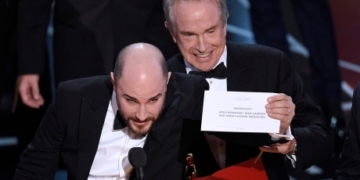 Academy apologizes for Oscars best picture gaffe