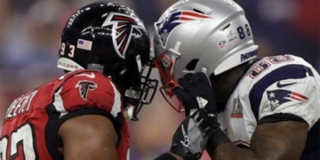 Stuck helmets steals the Super Bowl show