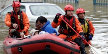Residents rescued from flooded northern California neighbourhoods