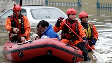 Residents rescued from flooded northern California neighbourhoods