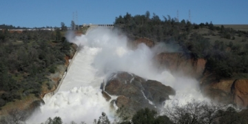 Residents near tallest dam in U.S. told to flee as ‘hazardous situation’ develops