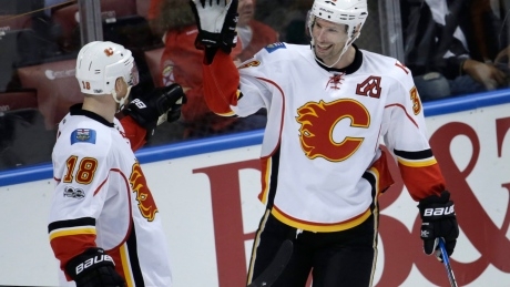Flames fend off Panthers to extend win streak to 3