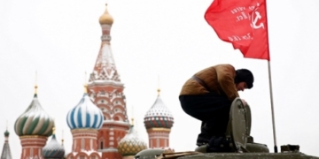 Both parties in Congress propose Russian sanctions legislation LIVE