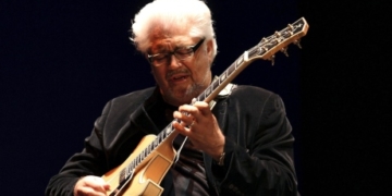 Larry Coryell, virtuoso jazz fusion guitarist, dead at 73