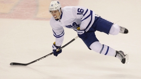 Leafs’ Mitch Marner day-to-day with apparent shoulder injury