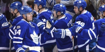 Matthews leads Leafs’ rout of surging Islanders