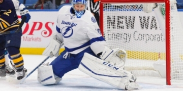 Lightning trade Ben Bishop to Kings