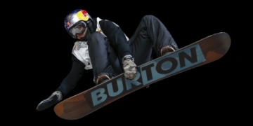 Mark McMorris strikes big air gold in Quebec