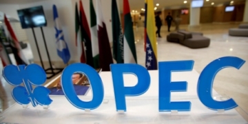 Oil production tug of war looms between OPEC and U.S.