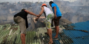 Manila shantytown fire leaves thousands homeless