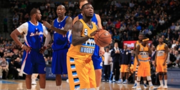 Nate Robinson literally goes through opponent’s legs