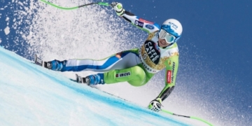 Stuhec wins super-G to close in on Shiffrin as Vonn crashes
