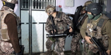 Turkish police detain over 440 people in anti-ISIS raids