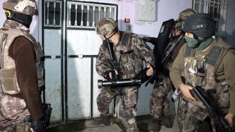 Turkish police detain over 440 people in anti-ISIS raids