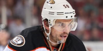 Antoine Vermette ejected for slashing official