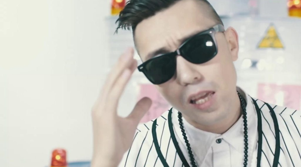 The Uighur pop singer trying to build bridges