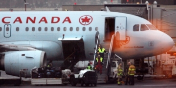 Leaving airplane seatbelt sign on too long could reduce safety, expert suggests