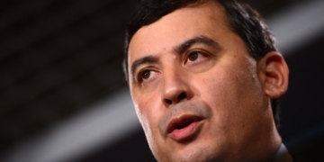 Bizarre breastfeeding column is a viral gift for Michael Chong. He might as well own it: Robyn Urback