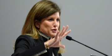 Rona Ambrose critiques Liberal federal budget LIVE