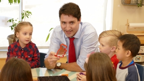 Justin Trudeau called ‘scumbag’ while touting federal child-care plan in Winnipeg