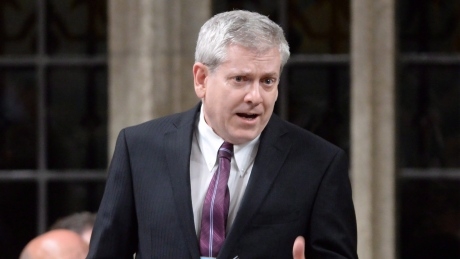 ‘Get him back to Costa Rica’: Federal NDP candidate Charlie Angus takes dig at Manitoba premier in Winnipeg