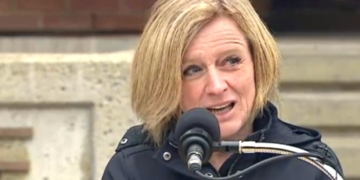 Rachel Notley says Sask. premier’s attempt to poach Alberta company likely a trade violation