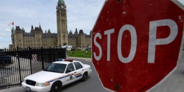 Police say woman stole car on Parliament Hill after trying to get into Centre Block