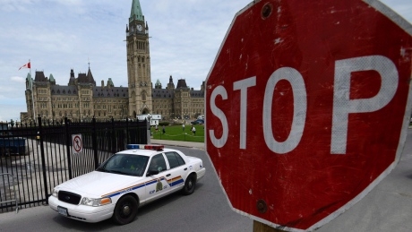 Police say woman stole car on Parliament Hill after trying to get into Centre Block