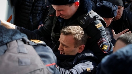 Russian opposition activist Alexei Navalny arrested during protest