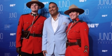Juno co-host Russell Peters’ comments ‘inappropriate’: MÃ©lanie Joly