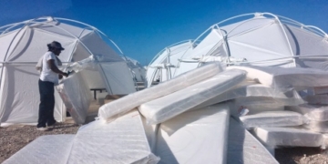 Fyre Festival goers leave Bahamas after disastrous event fails to meet social media hype