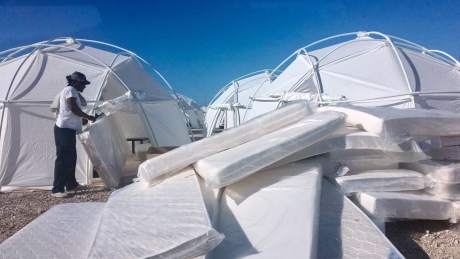 Fyre Festival goers leave Bahamas after disastrous event fails to meet social media hype