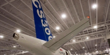Anger over Bombardier executive pay puts leaders in Quebec, Ottawa in tight spot