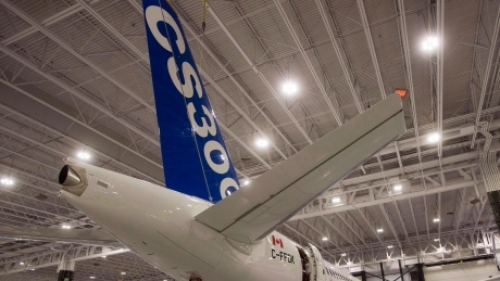 Anger over Bombardier executive pay puts leaders in Quebec, Ottawa in tight spot