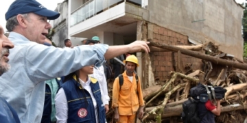 More than 250 people killed in Colombia flooding