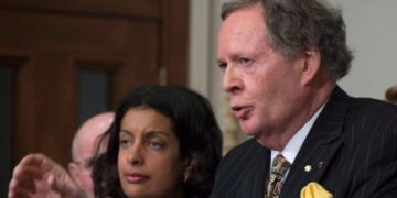 Trudeau has ‘window’ to settle softwood dispute before NAFTA talks: Raymond Chrétien