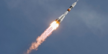 American, Russian en route to joining Space Station crew