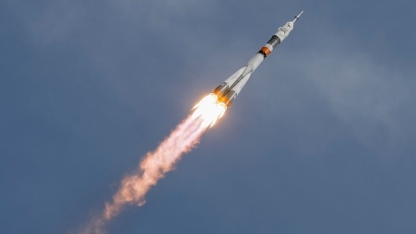 American, Russian en route to joining Space Station crew