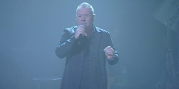 Manchester attack: Simple Minds concert goes ahead after tribute