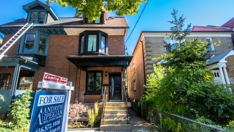 Average Toronto house price jumped to $921K in April despite spike in listings
