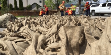 ‘We’re not out of it:’ B.C. Interior residents warned sunny days don’t mean flood risk is over