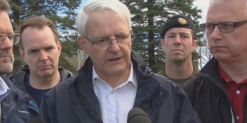 Don’t fly drones in flood zones, Garneau warns