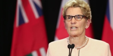 Ontario becomes 2nd province to go ahead with $15 an hour minimum wage
