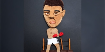 Israeli artist creates pitta portrait of Muhammad Ali