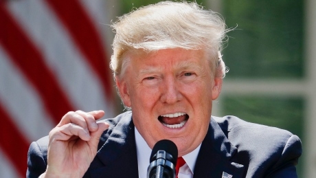 Trump removes any doubt: he wants travel ban right away