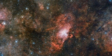 Delve into the Milky Way in this 3.3 gigapixel image of clouds of gas and dust